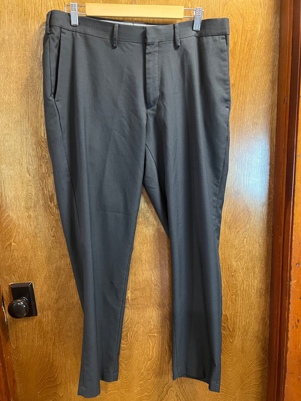 Haggar Gray Flat Front Mens Trousers 36 x 30